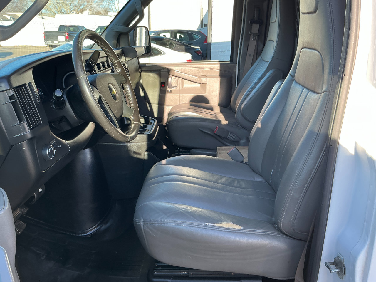 Used 2020 Chevrolet Express 3500 w/ Driver Convenience Package image 8