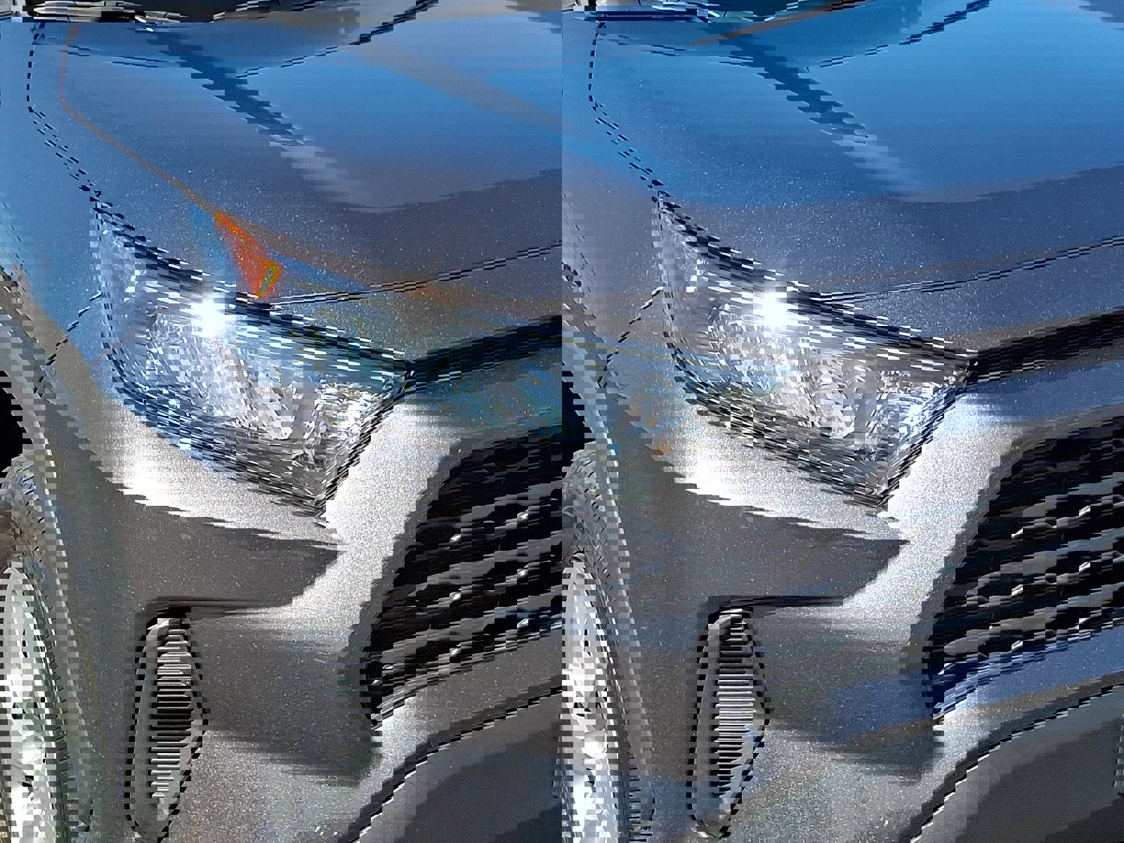 Used 2022 Toyota RAV4 LE image 9