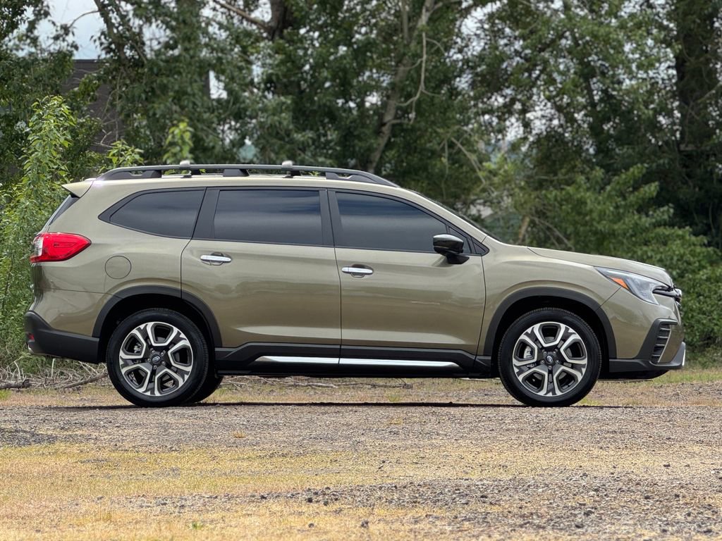 Used 2025 Subaru Ascent Touring w/ Popular Package #2 AWD/4WD image 8