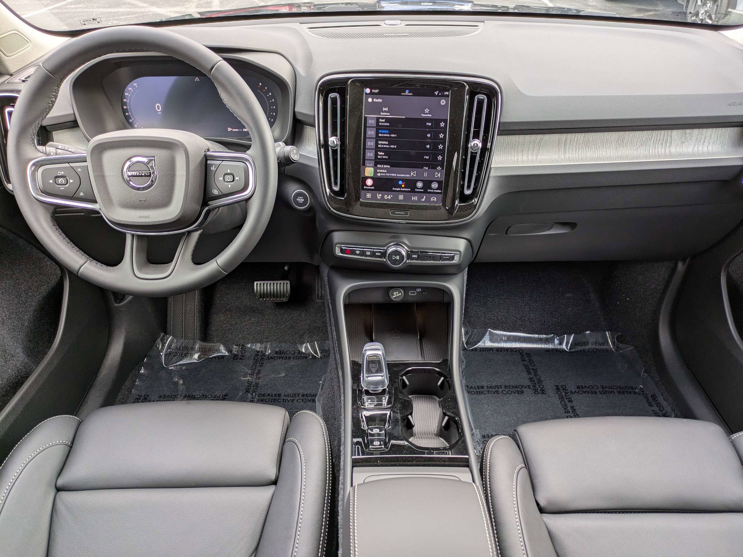 New 2026 Volvo XC40 B5 Ultra w/ Protection Package Premier image 16