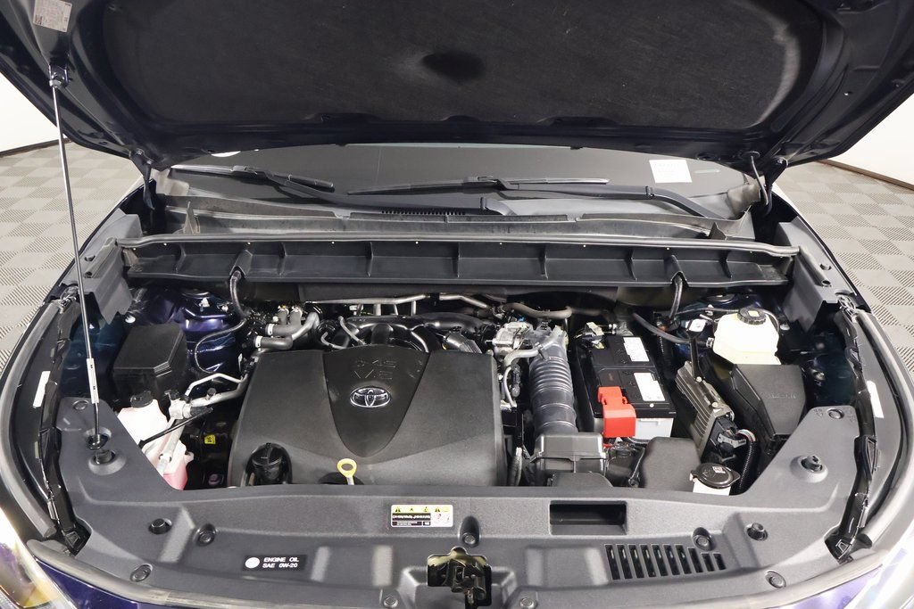 Used 2021 Toyota Highlander Platinum AWD/4WD image 16