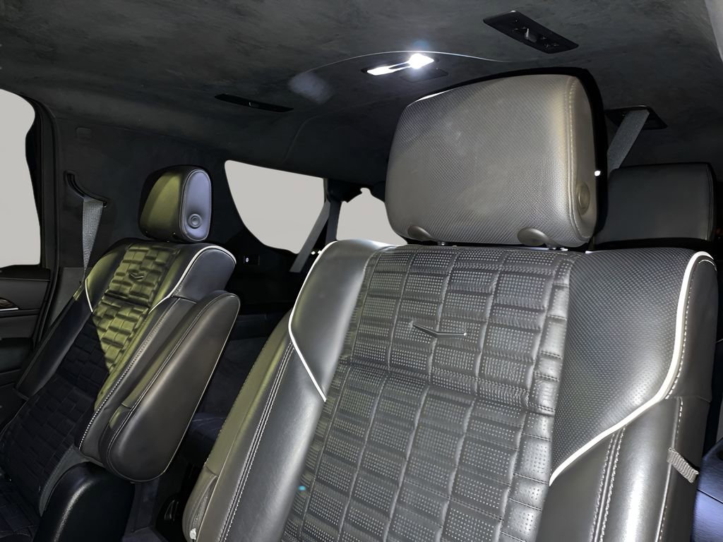 Used 2023 Cadillac Escalade ESV Premium Luxury Platinum image 33