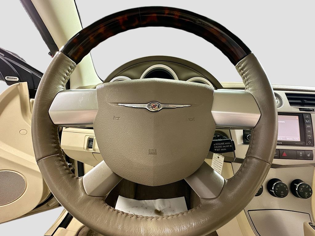 Used 2010 Chrysler Sebring Limited image 12