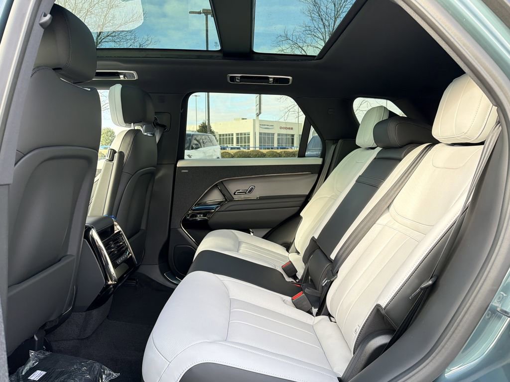 New 2026 Land Rover Range Rover Sport Dynamic SE image 5
