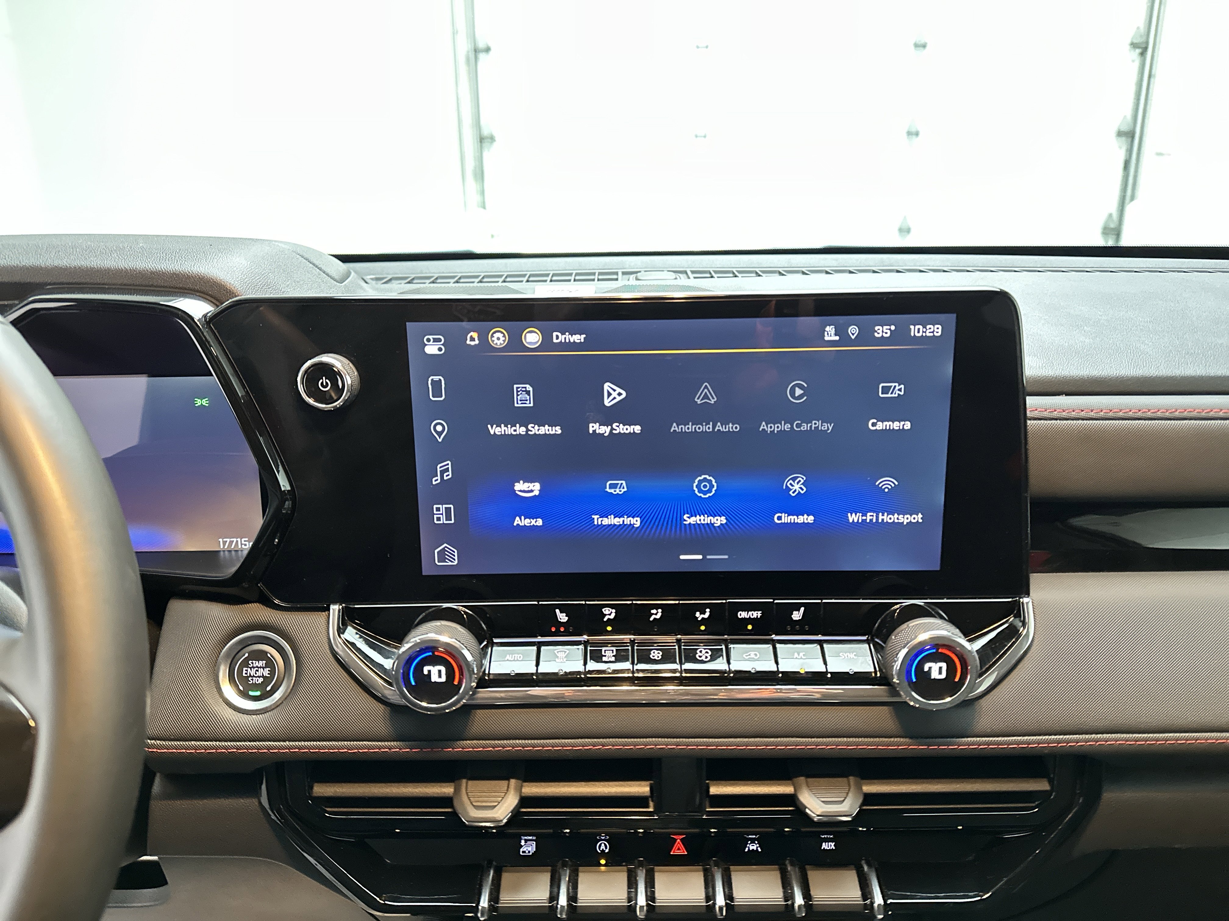 Used 2025 Chevrolet Colorado Z71 w/ Technology Package image 30