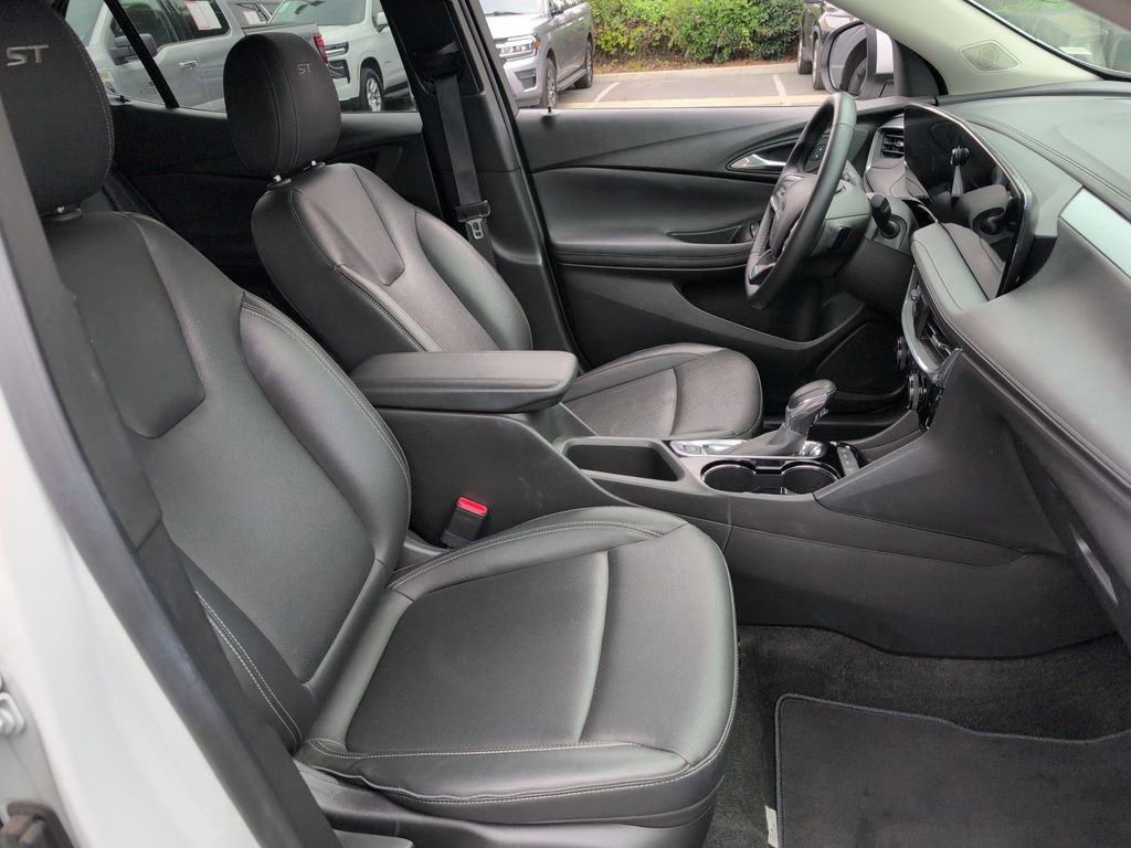 Used 2024 Buick Encore GX Sport Touring image 31
