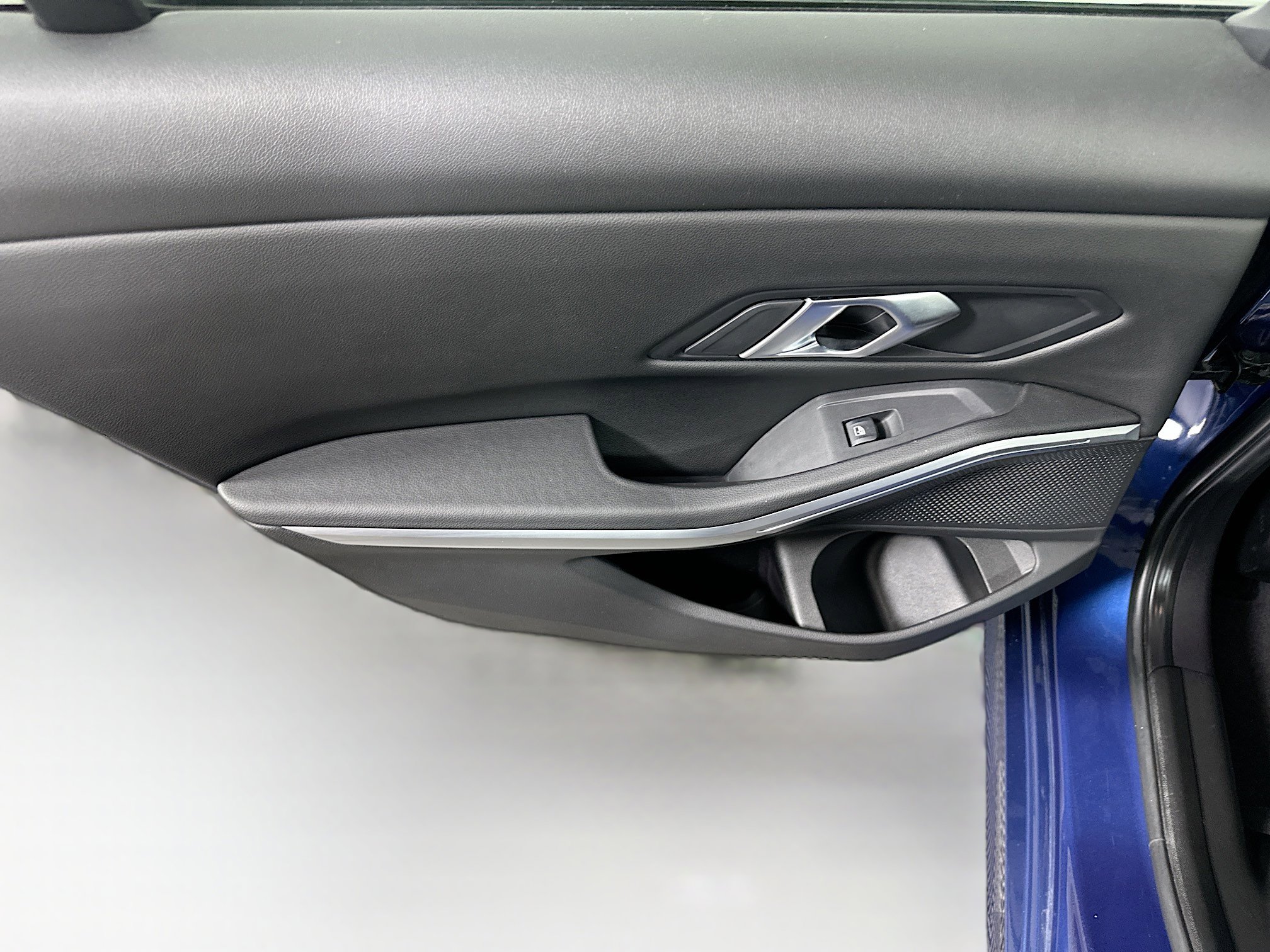 Used 2024 BMW 330e image 26