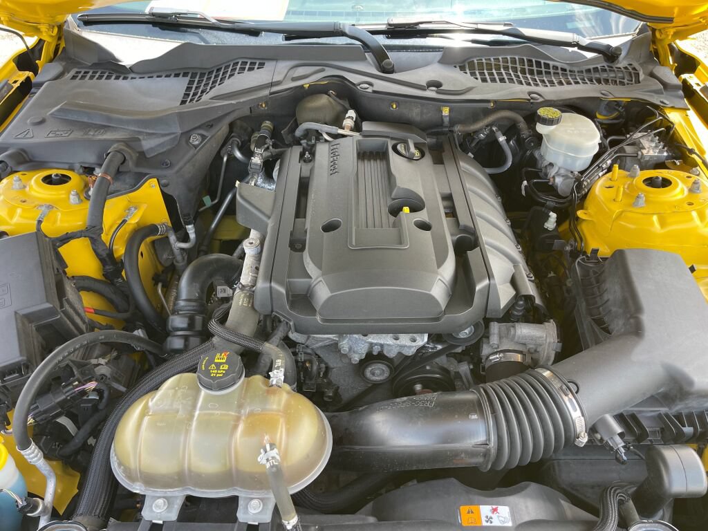 Used 2015 Ford Mustang Premium RWD image 32