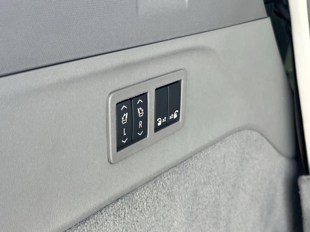 New 2026 Cadillac Escalade IQ Luxury 1 image 31