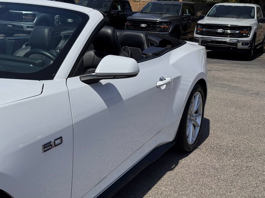 Used 2025 Ford Mustang GT Premium RWD image 9