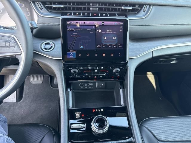 Used 2025 Jeep Grand Cherokee Limited w/ Luxury Tech Group II AWD/4WD image 24