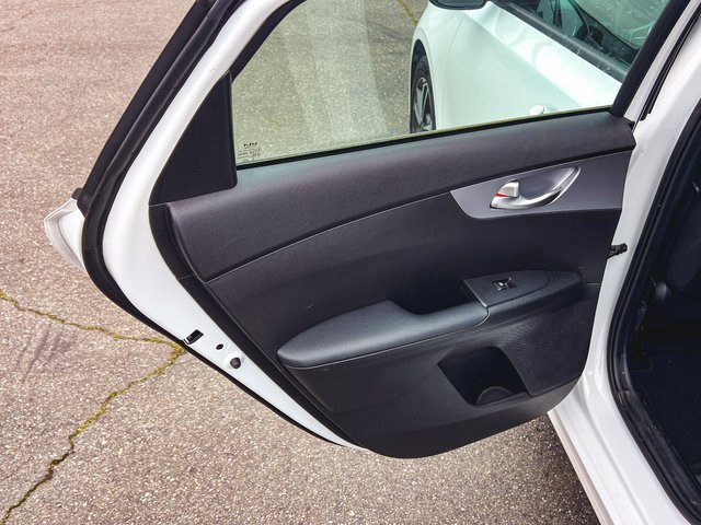 Used 2023 Kia Forte LXS w/ LXS Technology Package image 14