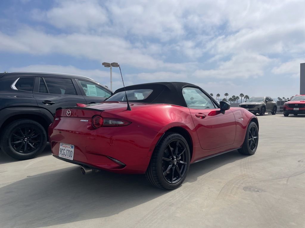 Certified 2022 MAZDA MX-5 Miata Club RWD image 2