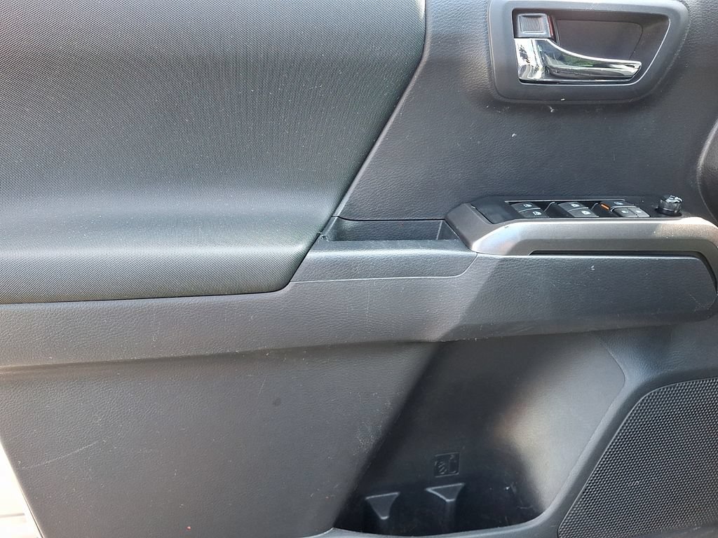 Certified 2022 Toyota Tacoma TRD Sport AWD/4WD image 13