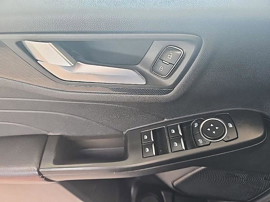 Used 2023 Ford Escape ST-Line w/ Tech Pack #1 AWD/4WD image 13
