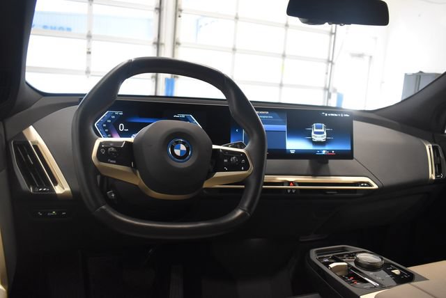 Used 2023 BMW iX xDrive50 w/ Sport Package AWD/4WD image 23