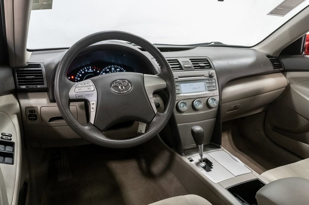 Used 2009 Toyota Camry LE FWD image 5