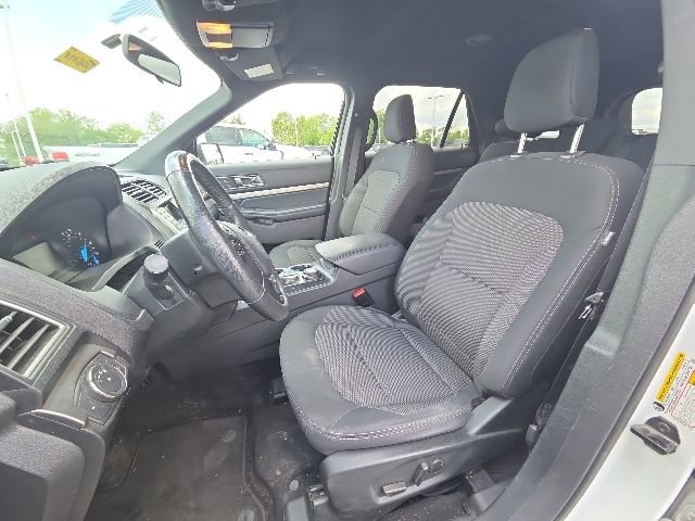 Used 2019 Ford Explorer XLT AWD/4WD image 25