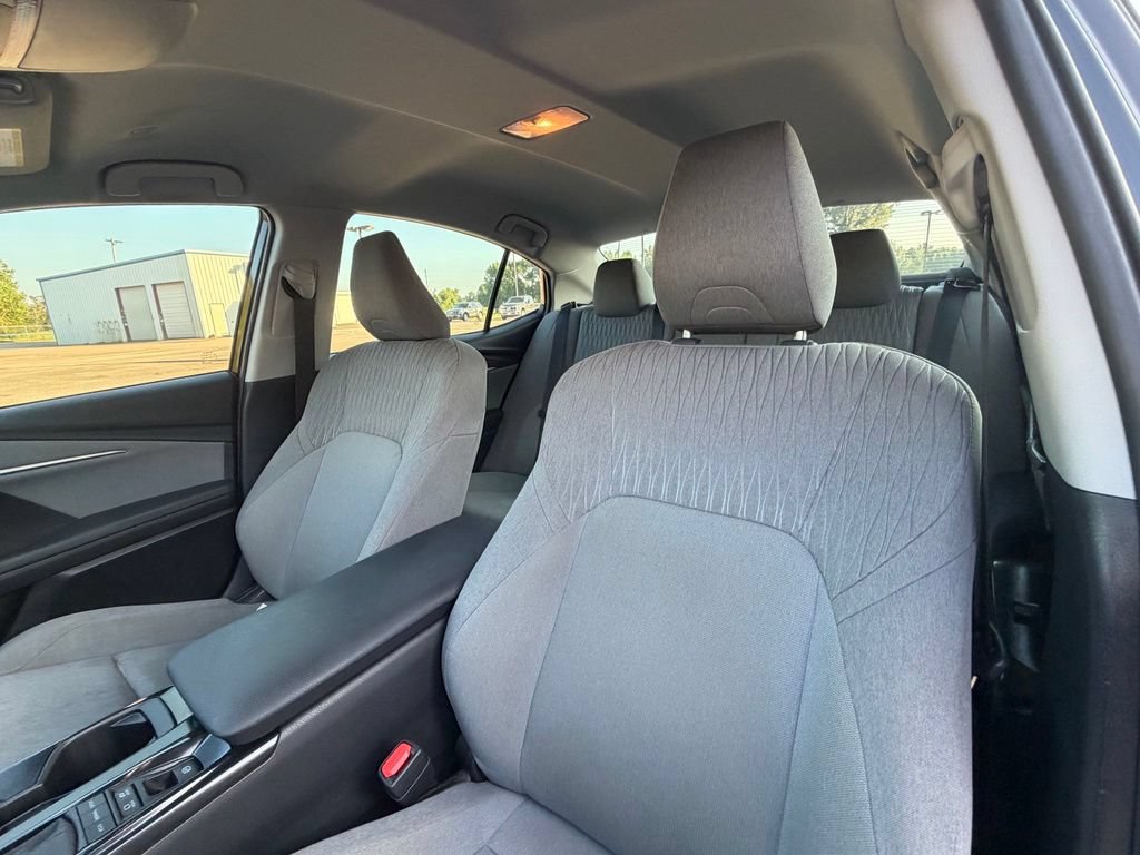 Used 2025 Toyota Camry LE FWD image 16