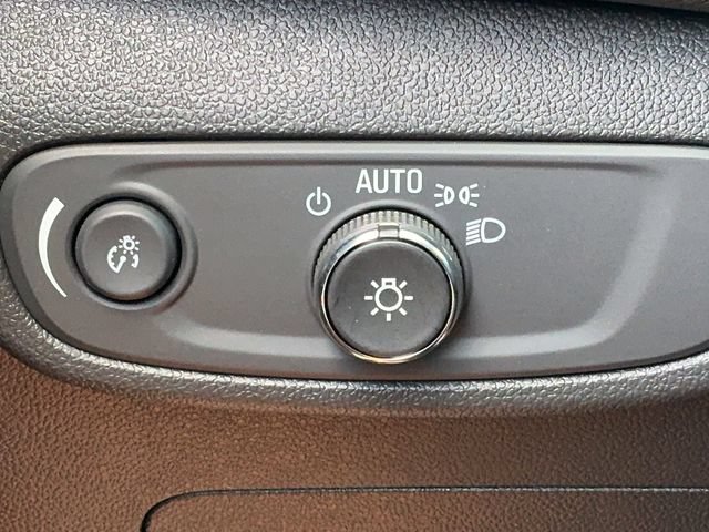 Used 2025 Chevrolet TrailBlazer LS w/ LS Convenience Package FWD image 26