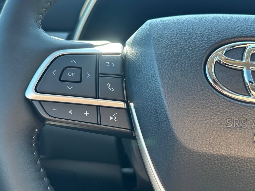 New 2026 Toyota Highlander Limited AWD/4WD image 18