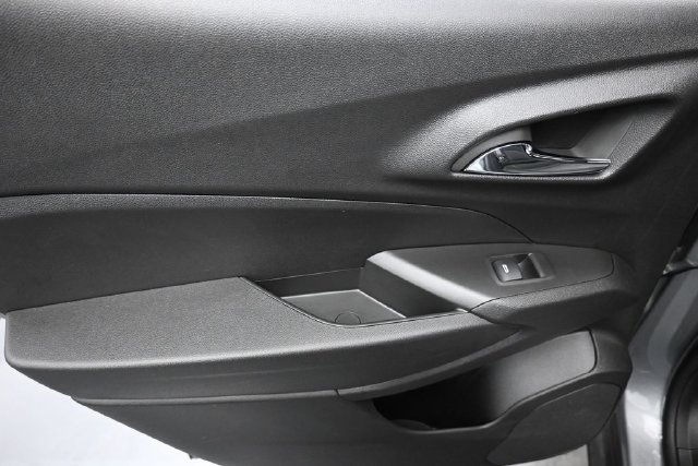 Used 2025 Chevrolet Trax LT FWD image 20