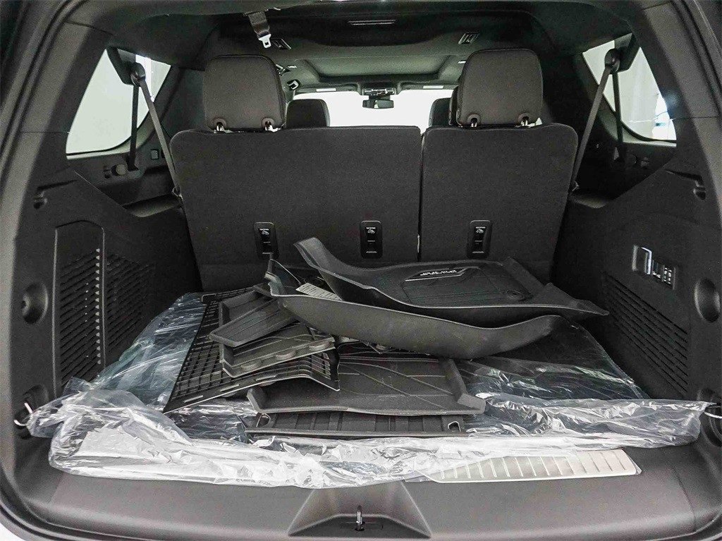 New 2026 Chevrolet Suburban Premier w/ Sun And Tow Package image 24