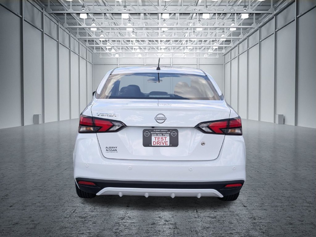 Used 2025 Nissan Versa S FWD image 9