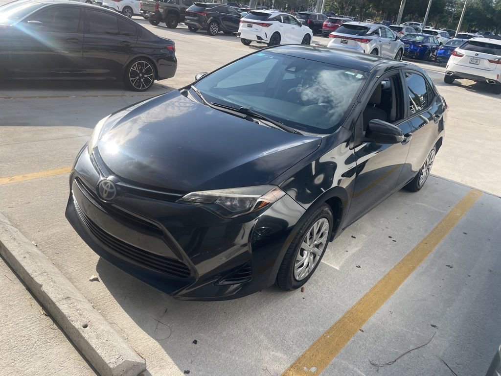 Used 2017 Toyota Corolla LE FWD image 5