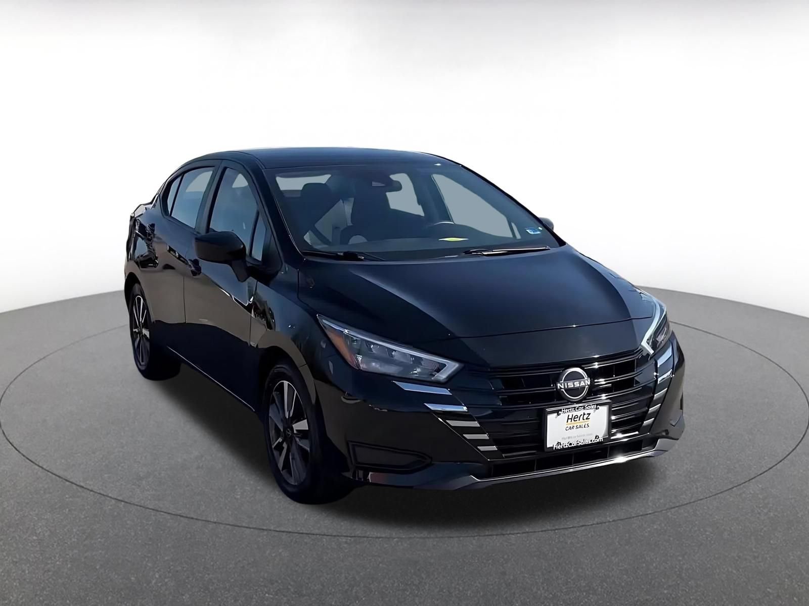 Used 2025 Nissan Versa SV FWD image 3