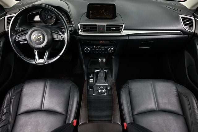 Used 2017 MAZDA MAZDA3 Touring FWD image 2