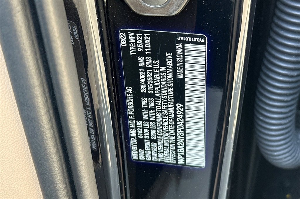 Used 2023 Porsche Cayenne Platinum Edition image 36