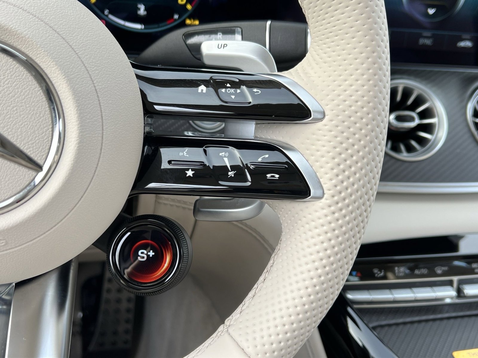 Used 2023 Mercedes-Benz AMG GT 63 image 31