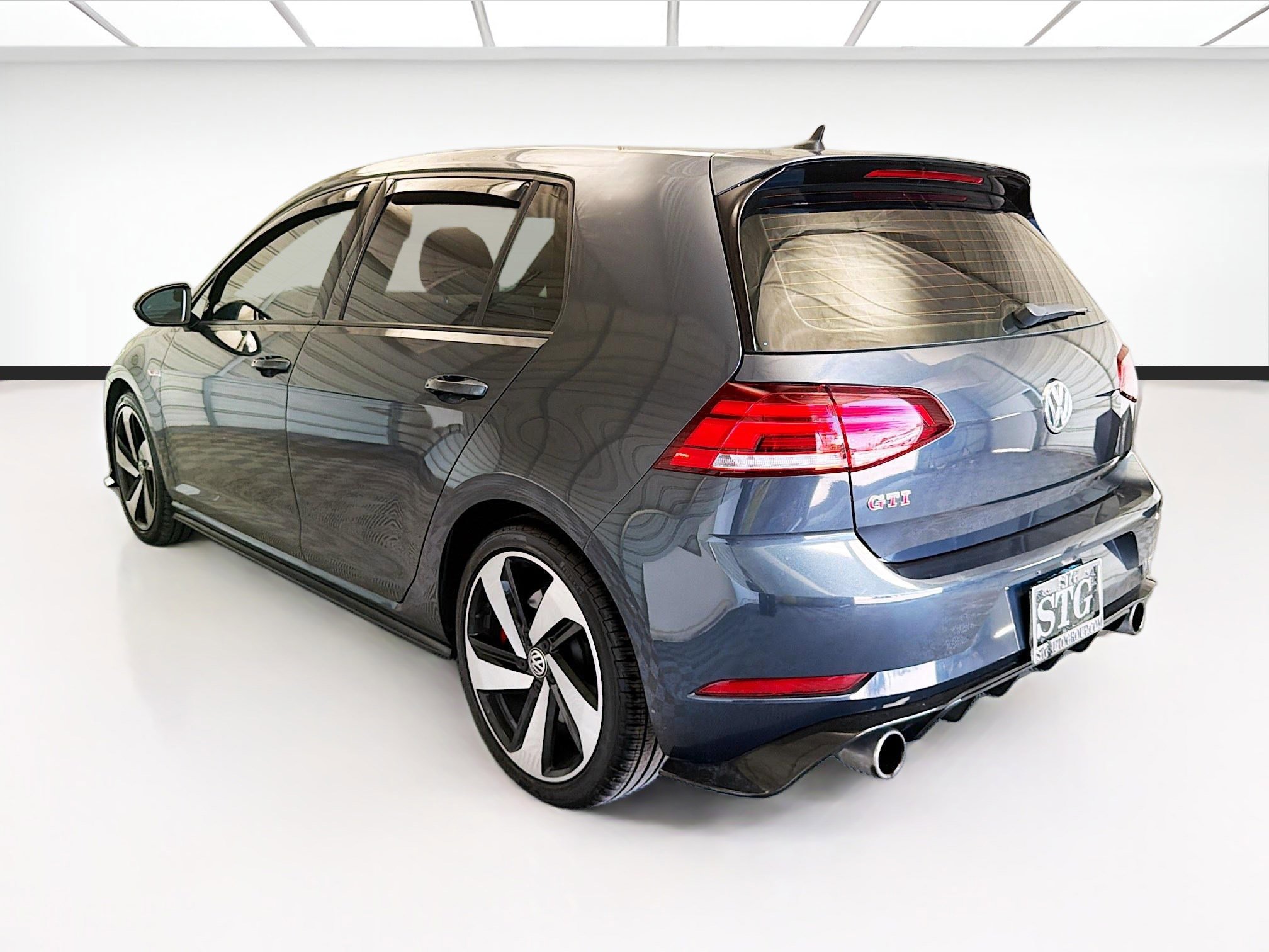 Used 2019 Volkswagen Golf 4-Door FWD image 6