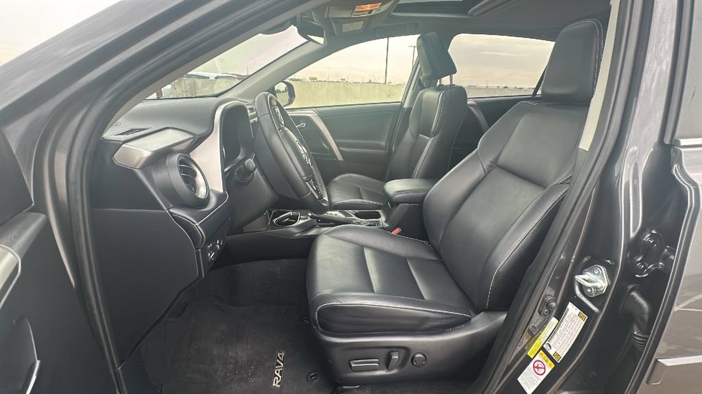 Used 2018 Toyota RAV4 Limited FWD image 4