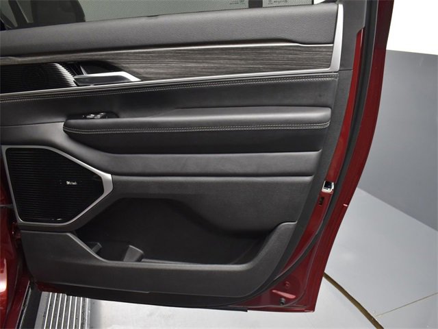 New 2023 Jeep Wagoneer L Series III w/ Premium Group I image 18