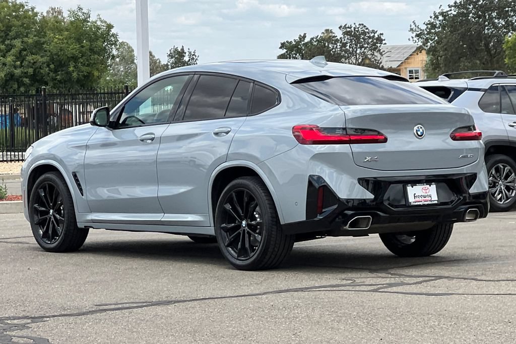 Used 2023 BMW X4 xDrive30i w/ M Sport Package AWD/4WD image 7