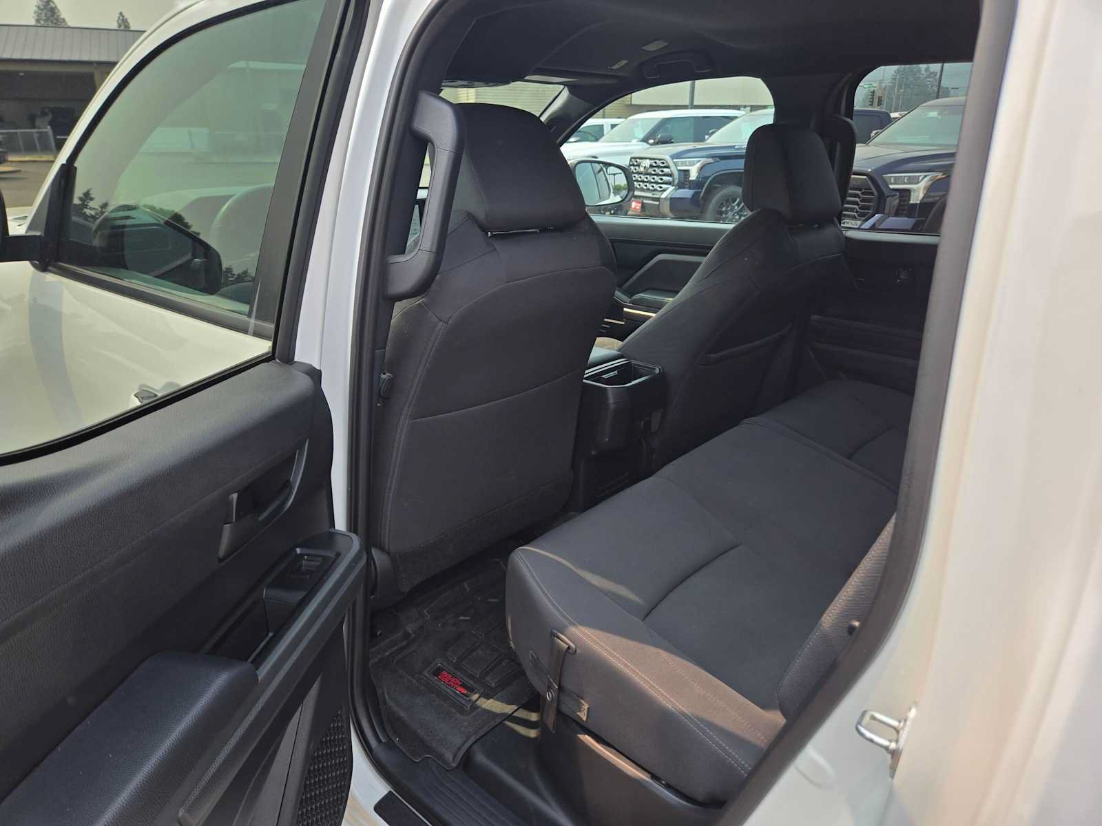 Used 2024 Toyota Tacoma SR5 w/ SR5 Upgrade Package AWD/4WD image 19