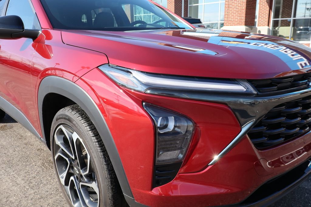 Used 2024 Chevrolet Trax RS w/ Driver Confidence Package image 4