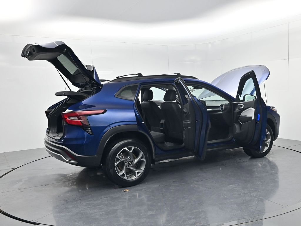 Used 2024 Chevrolet Trax LT w/ LT Convenience Package image 57
