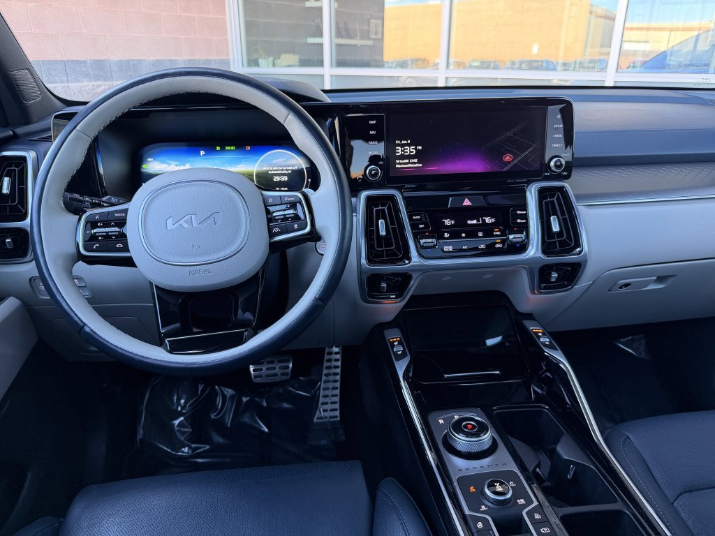 Used 2023 Kia Sorento SX Prestige image 16