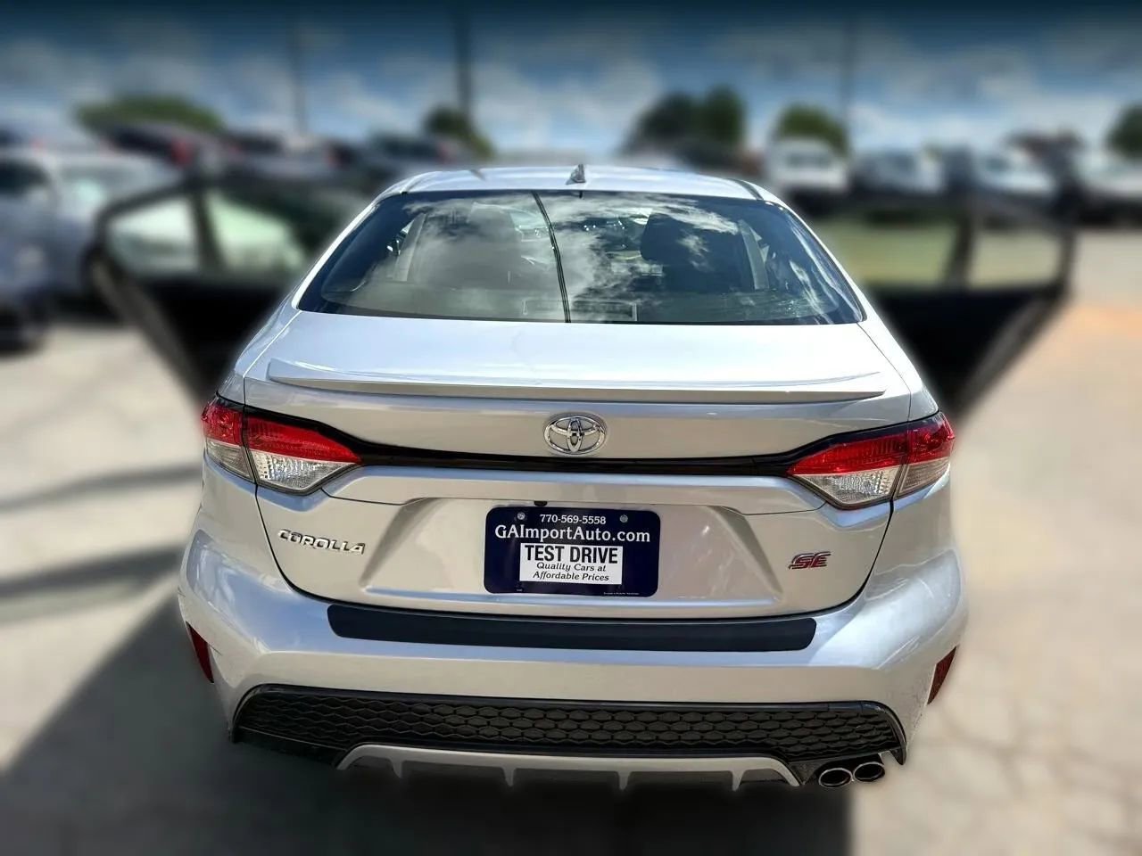 Used 2022 Toyota Corolla SE w/ SE Premium Package image 24