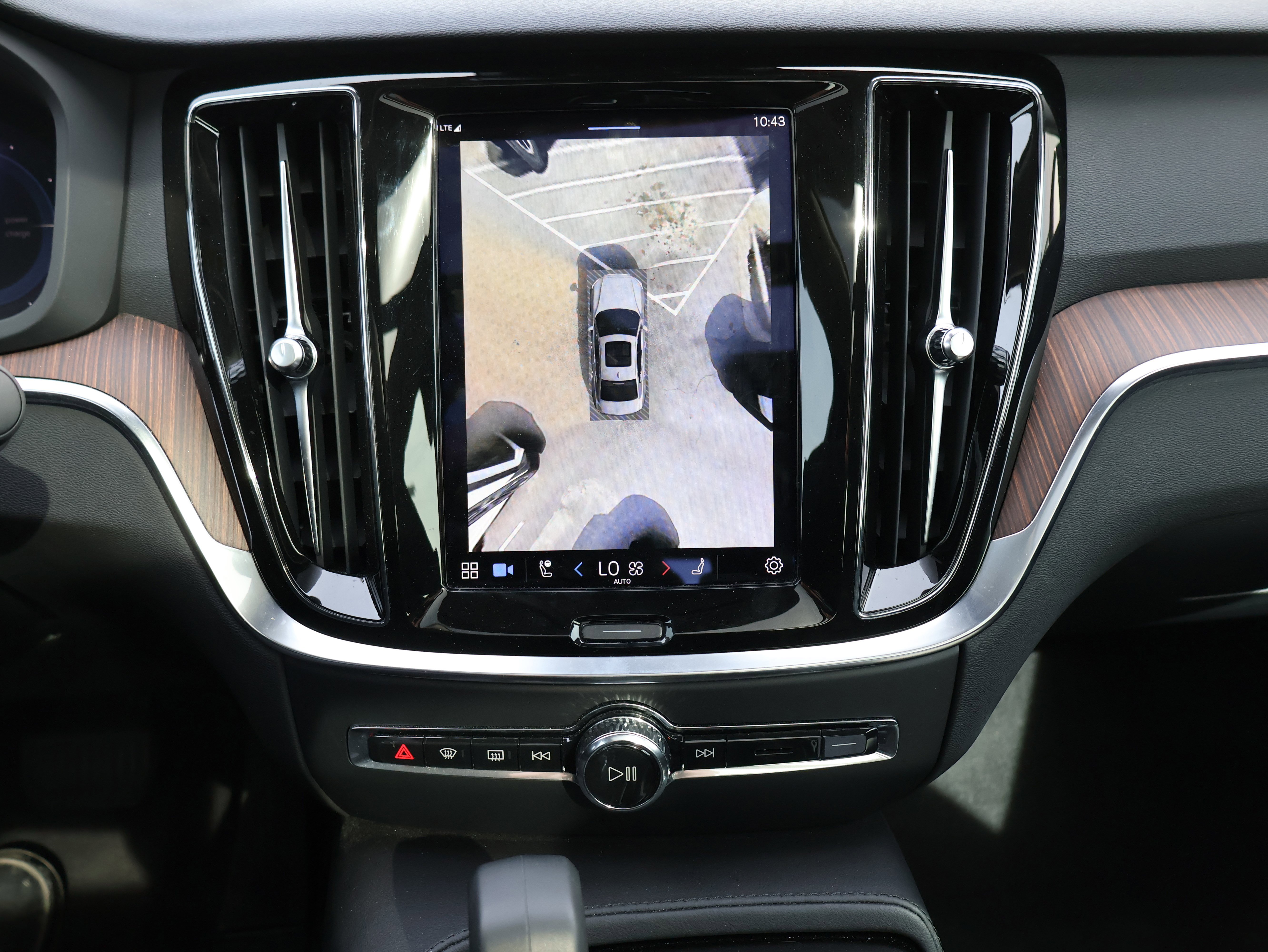 Used 2024 Volvo S60 T8 Plus w/ Climate Package image 22