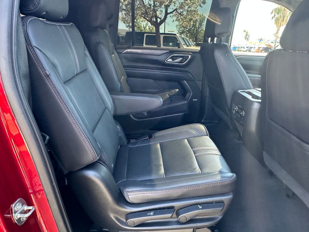 Used 2021 Chevrolet Suburban RST w/ Luxury Package image 19