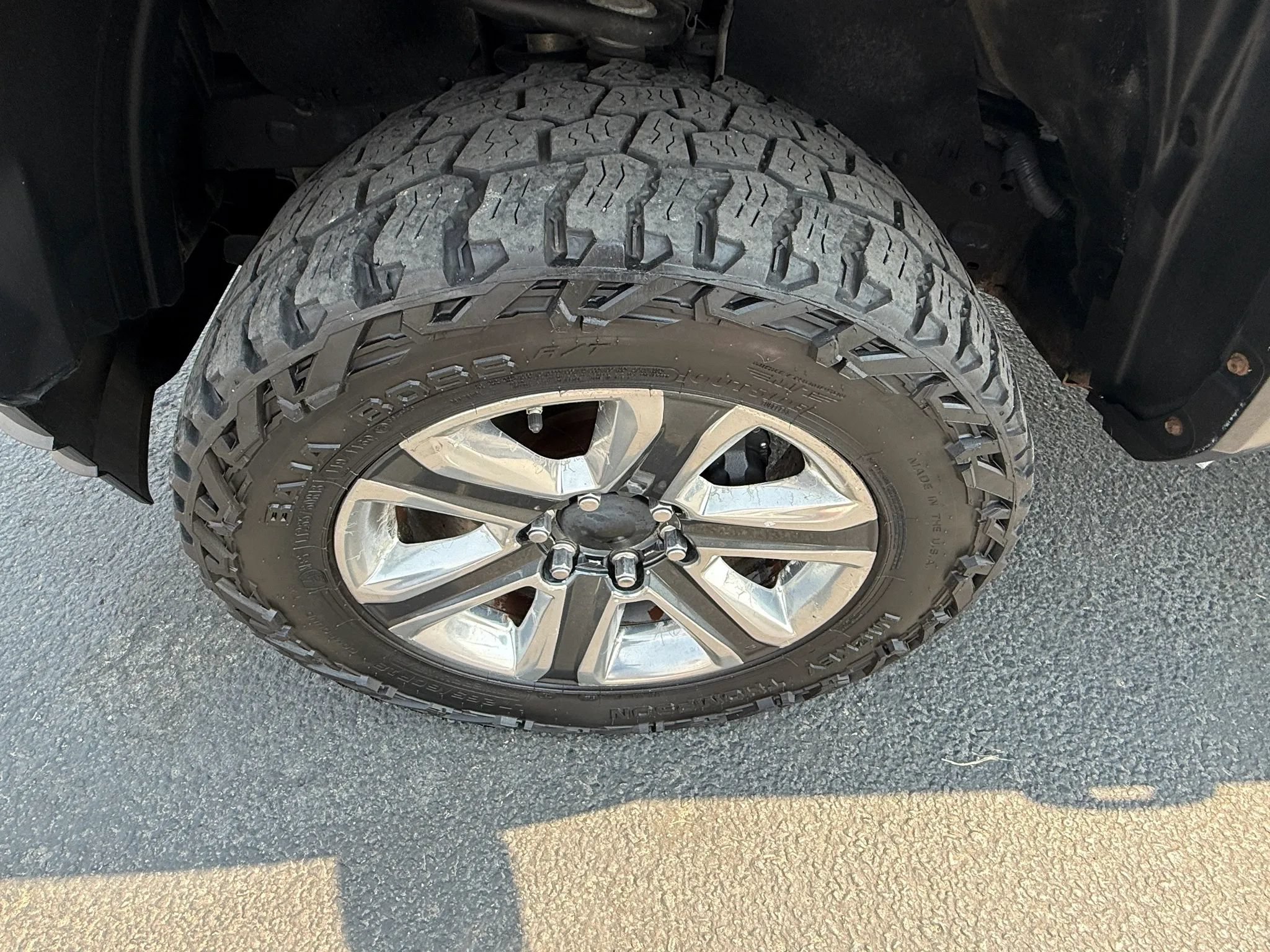 Used 2016 Toyota Tacoma Limited w/ Towing Package AWD/4WD image 18