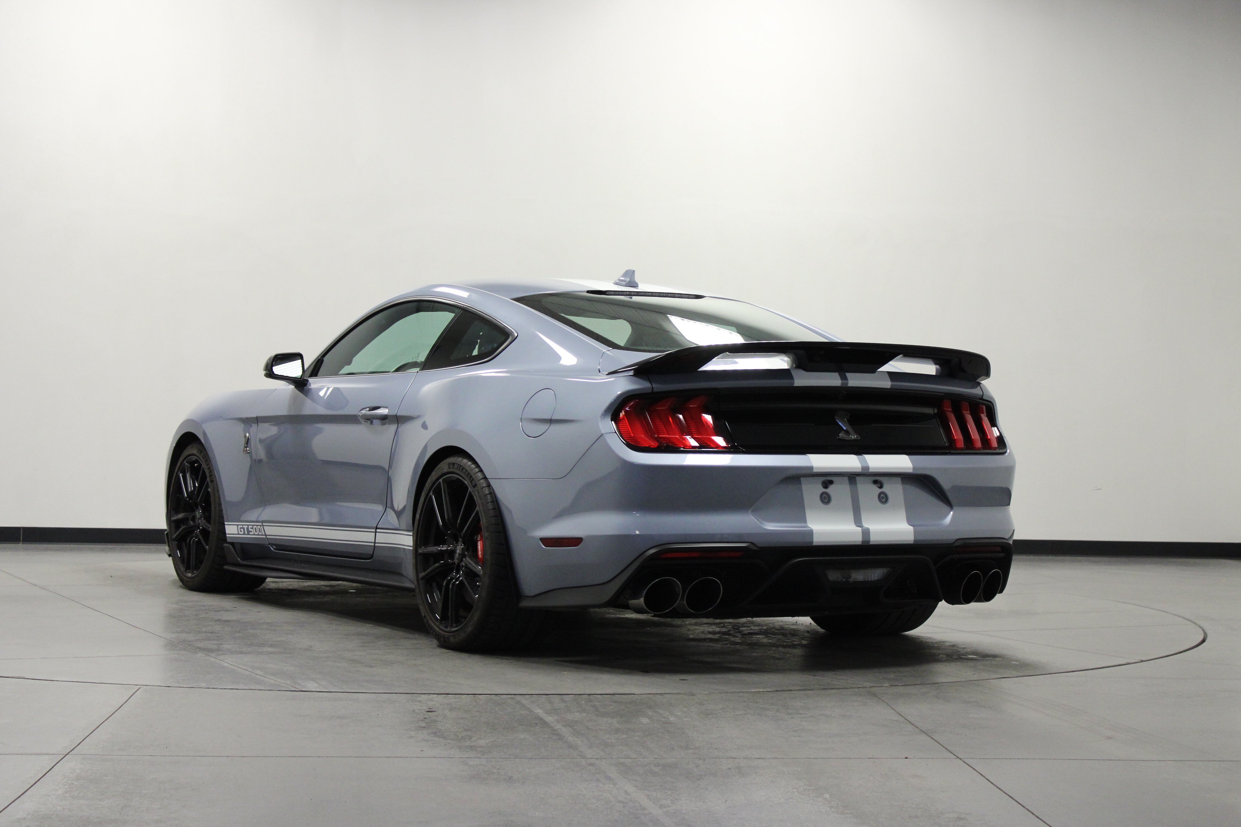 Used 2022 Ford Mustang Shelby GT500 w/ Technology Package RWD image 6
