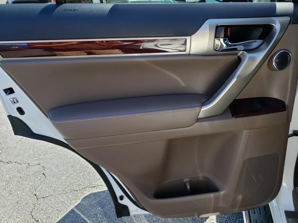 Used 2018 Lexus GX 460 Luxury AWD/4WD image 34