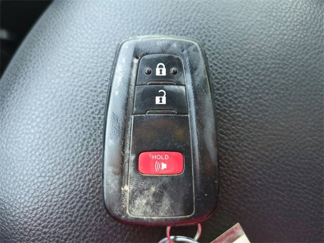 Used 2023 Toyota RAV4 XLE image 27