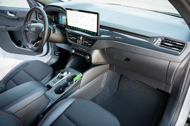 New 2025 Ford Escape ST-Line image 33