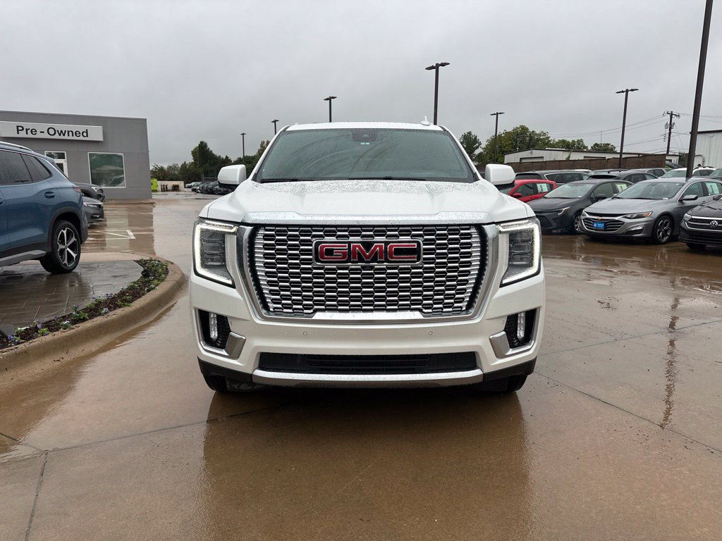 Used 2024 GMC Yukon Denali w/ Advanced Technology Package AWD/4WD image 2